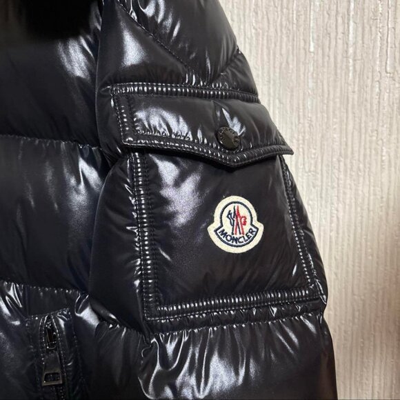 Moncler Maya short  down jacket - Picture 7 of 7